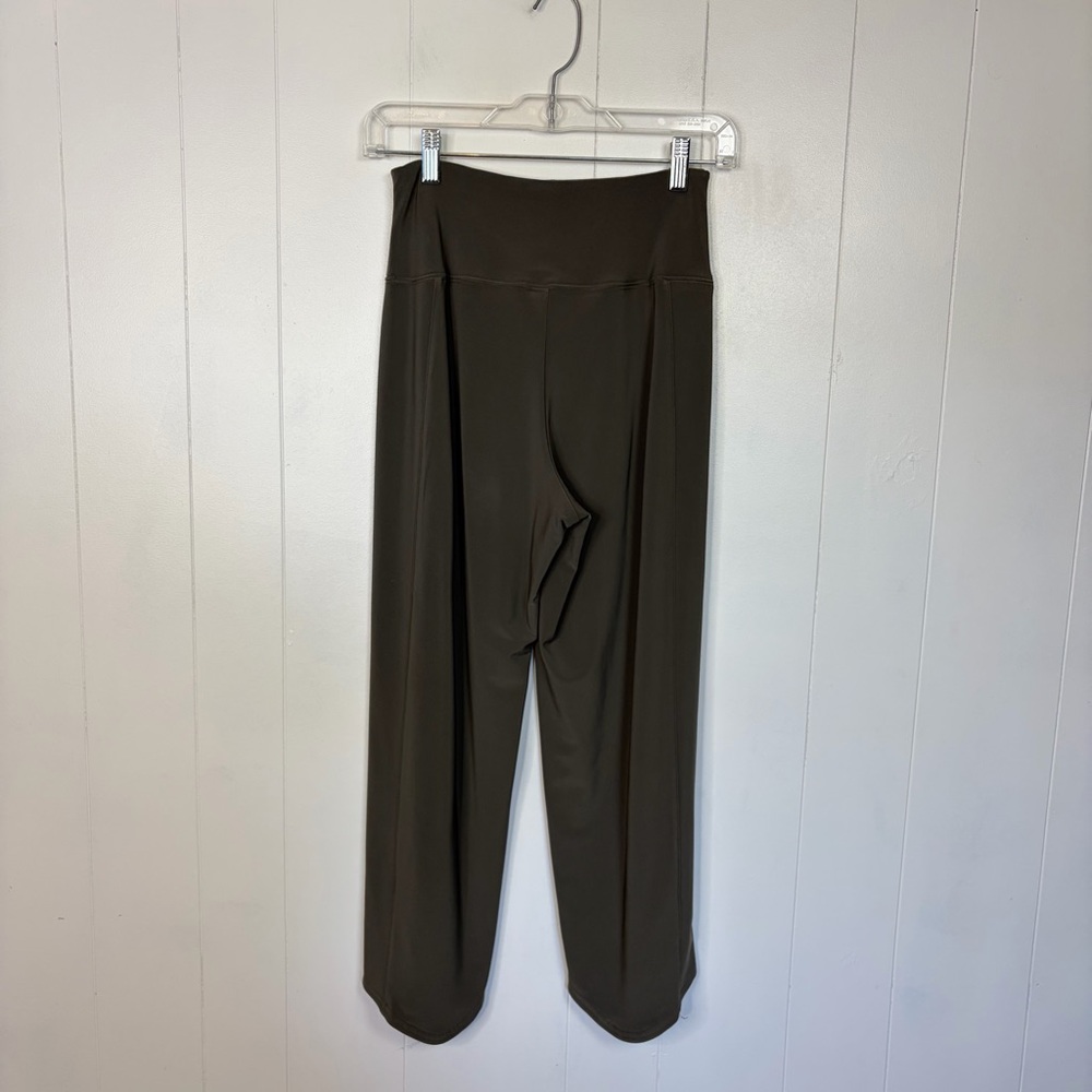 Sympli Army Green Cropped Pants Capri Stretchy Slinky High Rise size 4 Summer - Picture 4 of 12